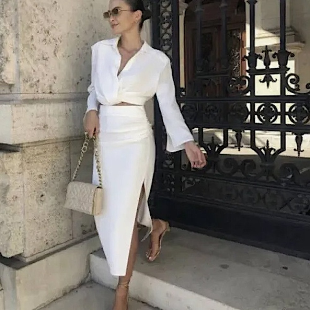ZARA - Cropped White Blouse